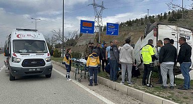 Hafif ticari araç takla attı, sürücü şans eseri kurtuldu