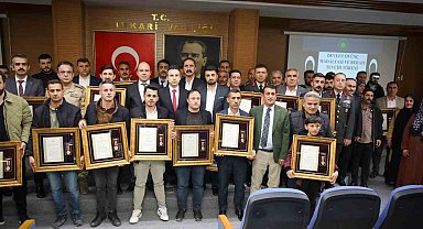Hakkari'de şehit ailelerine devlet övünç madalyası verildi