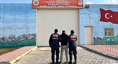 Hapis cezasıyla aranan 2 şahsı jandarma yakaladı