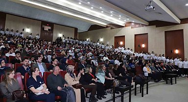 Hemşirelik fakültesinde üniforma giyme heyecanı yaşandı