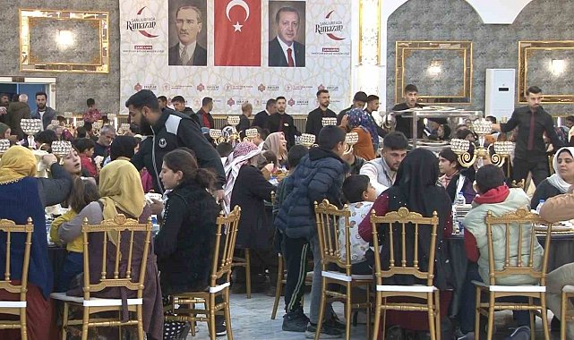 Her gün farklı bir mahallede bin 600 kişiye iftar yemeği