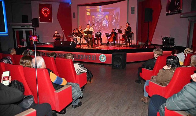 Hijazkâr Grubu'nun 'Biçare Akşamlar' konseri Manisalılarla buluştu