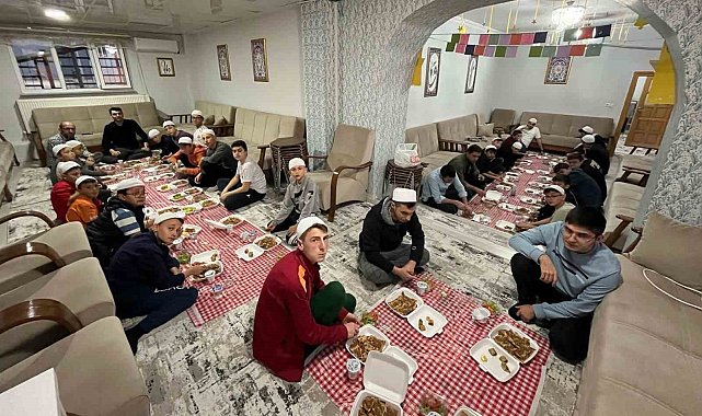 Hisarcık Kaymakamı Bahar, gençlerle iftarda buluştu