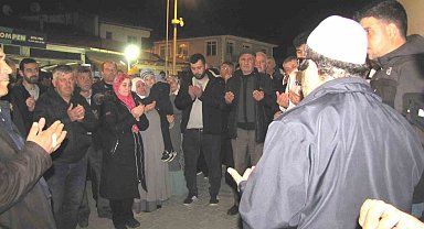 Hisarcık'ta 7 kişilik umre kafilesi dualarla uğurlandı
