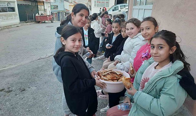Hisarcık'ta minikler oruçlarını Ramazan topu eşliğinde açtı