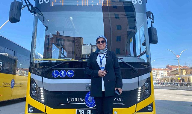 Hostes olarak servis araçlarında çalışarak başladı: Şimdi halk otobüsüyle binlerce can taşıyor
