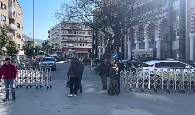 Husumetli iki ailenin kavgası Kuşadası'nda hayatı felç etti