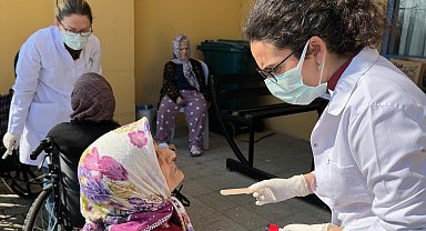 Huzurevi sakinlerine diş taraması yapıldı