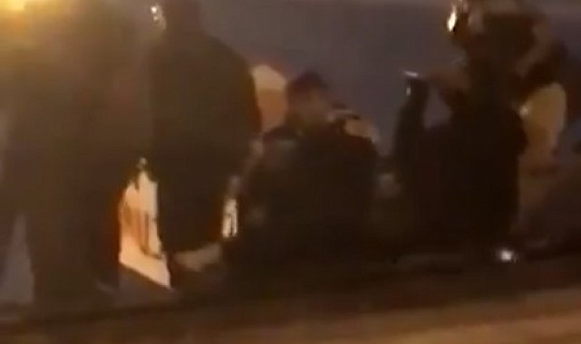 İBB protestocuları Şehzadebaşı Camii'nde içki içti, avluya çöplerini attı