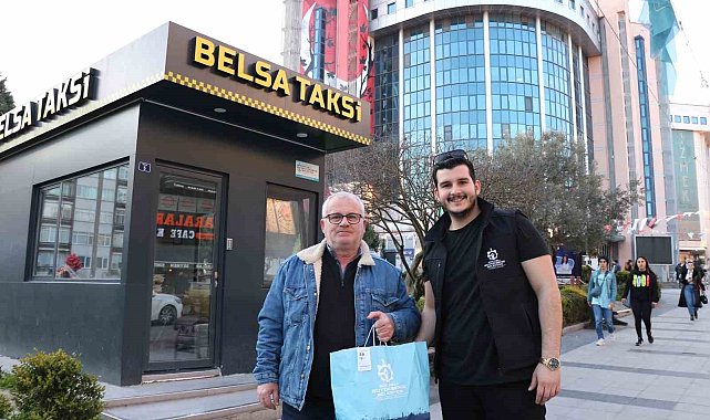 İftar saatinde çalışan taksici esnafı unutulmadı