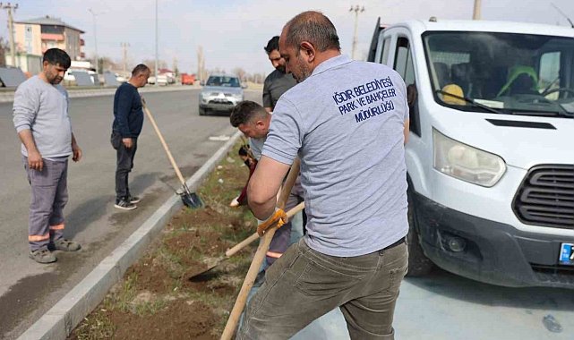 Iğdır'da bayram öncesi peyzaj ve temizlik çalışması yapılıyor