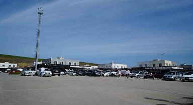 İkinci el oto pazarı eski bayramları arıyor