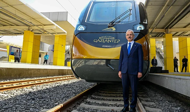 İlk milli banliyö tren seti raylarda