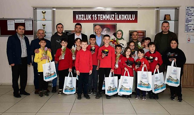 İlkokul öğrencileri harçlıklarını alışveriş kartına yatırdı