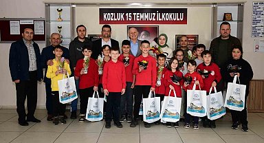 İlkokul öğrencileri harçlıklarını alışveriş kartına yatırdı