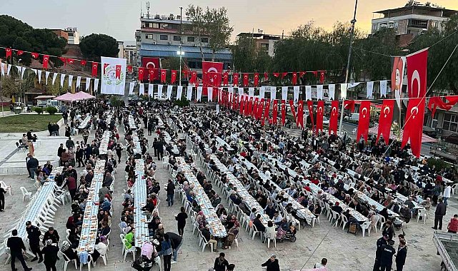 İncirliovalılar Kadir Gecesi İftarı'nda buluştu