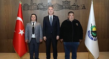 İnegöl Belediyesi'nden özel bireylere anlamlı doğum günü sürprizi