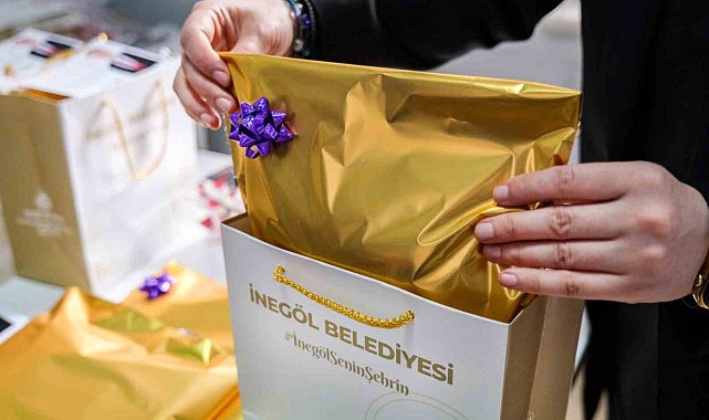 İnegöl Belediyesi'nden yaşlılara bayram sürprizi