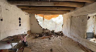 Irak'taki deprem Yüksekova'da hasara neden oldu
