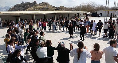 İranlılar nevruz kutlamalarına başladı