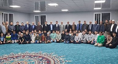 İş İnsanları hafızlar ile iftarda buluştu