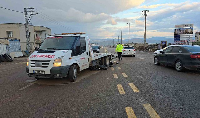 İslahiye'de motosikletle kamyonet çarpıştı: 1 ölü, 1 ağır yaralı