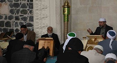 İslam aleminin 5. Harem-i Şerif'inde mukabele geleneği devam ediyor