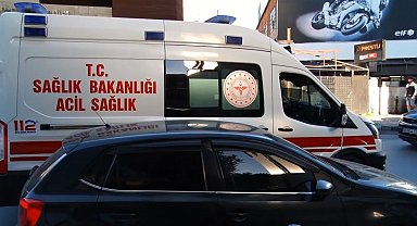 İstanbul trafiği durma noktasına geldi, ambulansın zor anları kameraya yansıdı