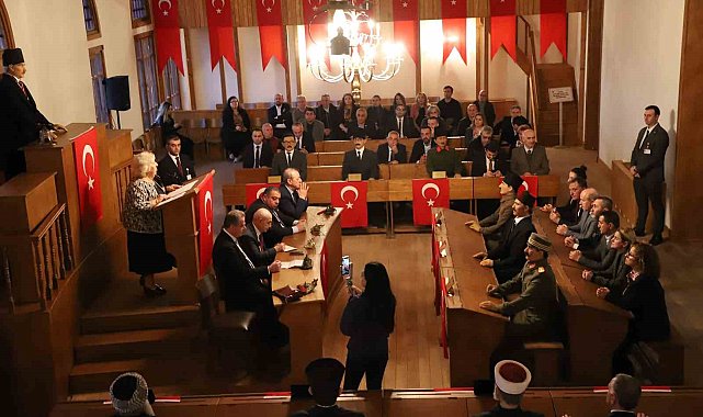 İstiklal Marşı'nın 104'üncü yıl dönümünde özel meclis toplantısı