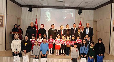 İstiklal Marşı'nın kabulünün 104. yılı Oltu'da coşkuyla kutlandı