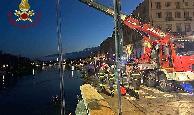 İtalya'da geri manevra yapan otobüs nehre düştü: 1 ölü