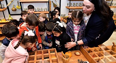 İzmir Bornova'da minik eller toprakla buluştu