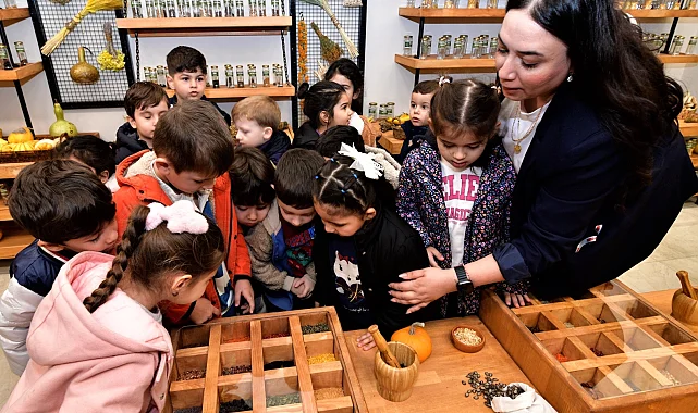 İzmir Bornova'da minik eller toprakla buluştu