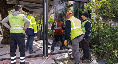 İzmir Büyükşehir Belediyesi kaçak yapıların yıkımına başladı