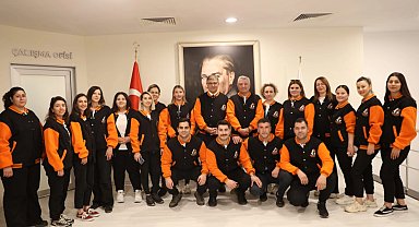 İzmir Güzelbahçe Gençlik'ten Başkan Tugay'a ziyaret