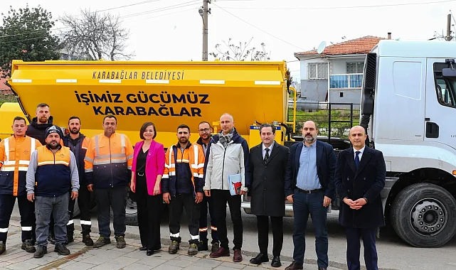 İzmir Karabağlar'da çukurlara anında müdahale! Asfalt yama robotu sahaya indi!