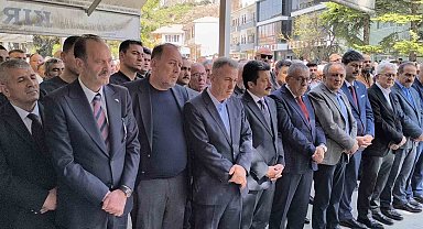 İzmir Valisi Elban'ın babası son yolculuğuna uğurlandı