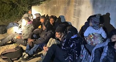 İzmir'de 25 kaçak göçmen yakalandı