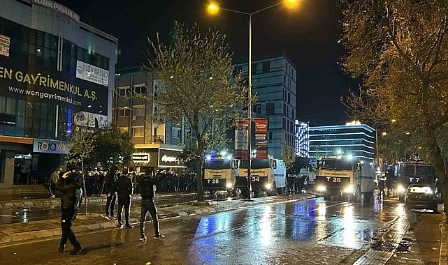 İzmir'de izinsiz yürüyüşlerde 176 gözaltı