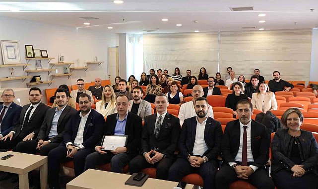 İzmir'in kent kimliği EGİAD'da masaya yatırıldı