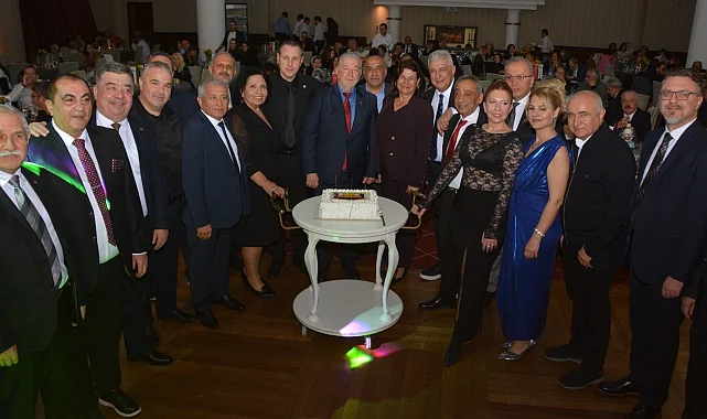 İzmir'de Emlak Komisyoncuları Odası 26. yılını kutladı