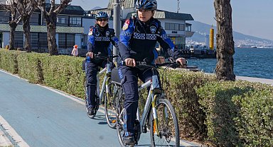 İzmir'de kadın emeği kenti güzelleştiriyor