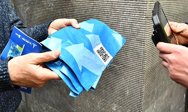 İzmir'in atık yönetiminde "QR kodlu mavi poşet" dönemi