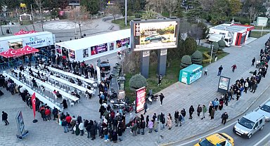 İzmit Belediyesi'nin Mobil Aşevi yüzlerce kişiyi ağırladı