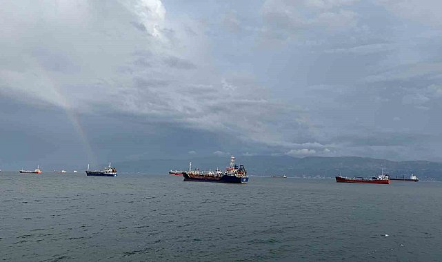 İzmit Körfezi'nde gemi yoğunluğu