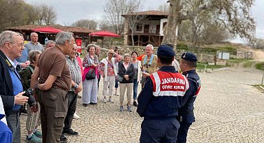 Jandarma ekipleri antik kent ziyaretçilerini bilgilendirdi