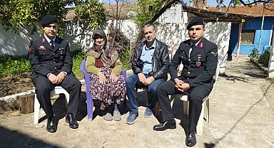 Jandarma ekipleri gazi ailelerini unutmadı