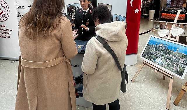 Jandarma ekiplerinden 8 Mart'ta kadına şiddetle mücadele bilgilendirmesi