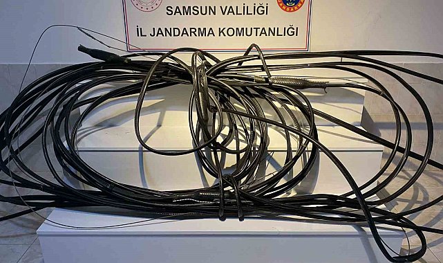 Jandarma kablo hırsızını suçüstü yakaladı