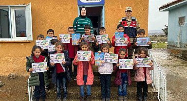 Jandarmadan 135 ilkokul öğrencisine okul güvenliği eğitimi